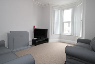 4 bed house, Ashford Road, Mannamead, Plymouth, PL47BL - Image 1